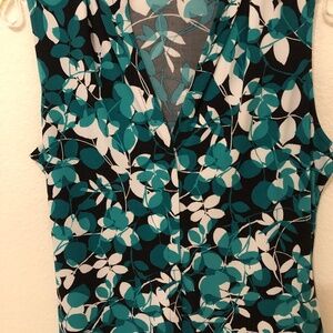 Ladies sleeveless blouse